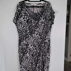 Tanjay cap sleeve black and white mottled pattern dress. EUC